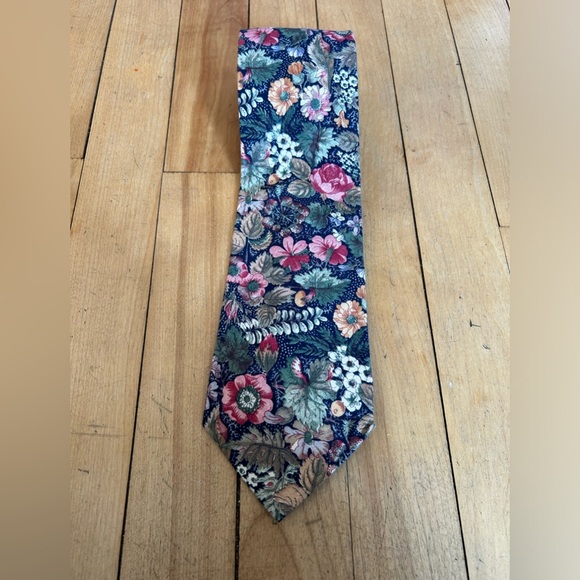Vtg The Lodge Floral Cotton USA Made Men's Tie - Picture 2 of 4